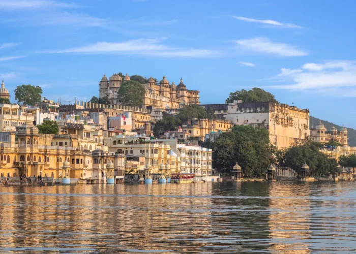 Scenery of Pichola Lake in Udaipur, India
