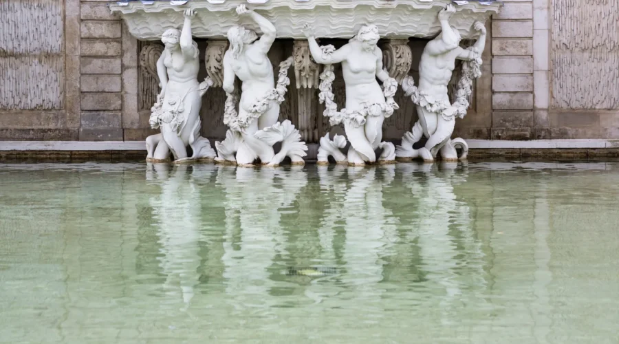 Fountain in Belvedere Palace Park in Vienna, Austria Fountain in Belvedere Palace Park in Vienna, Austria