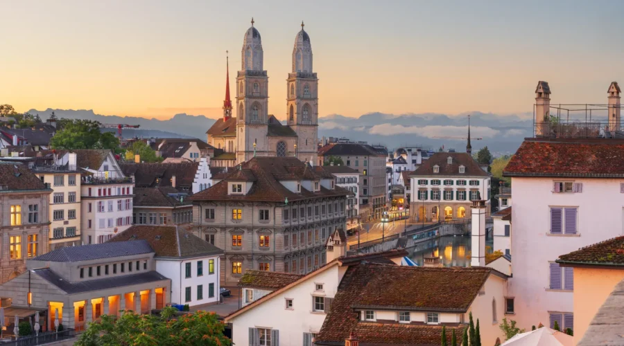 Zurich, Switzerland town skyline at dawn